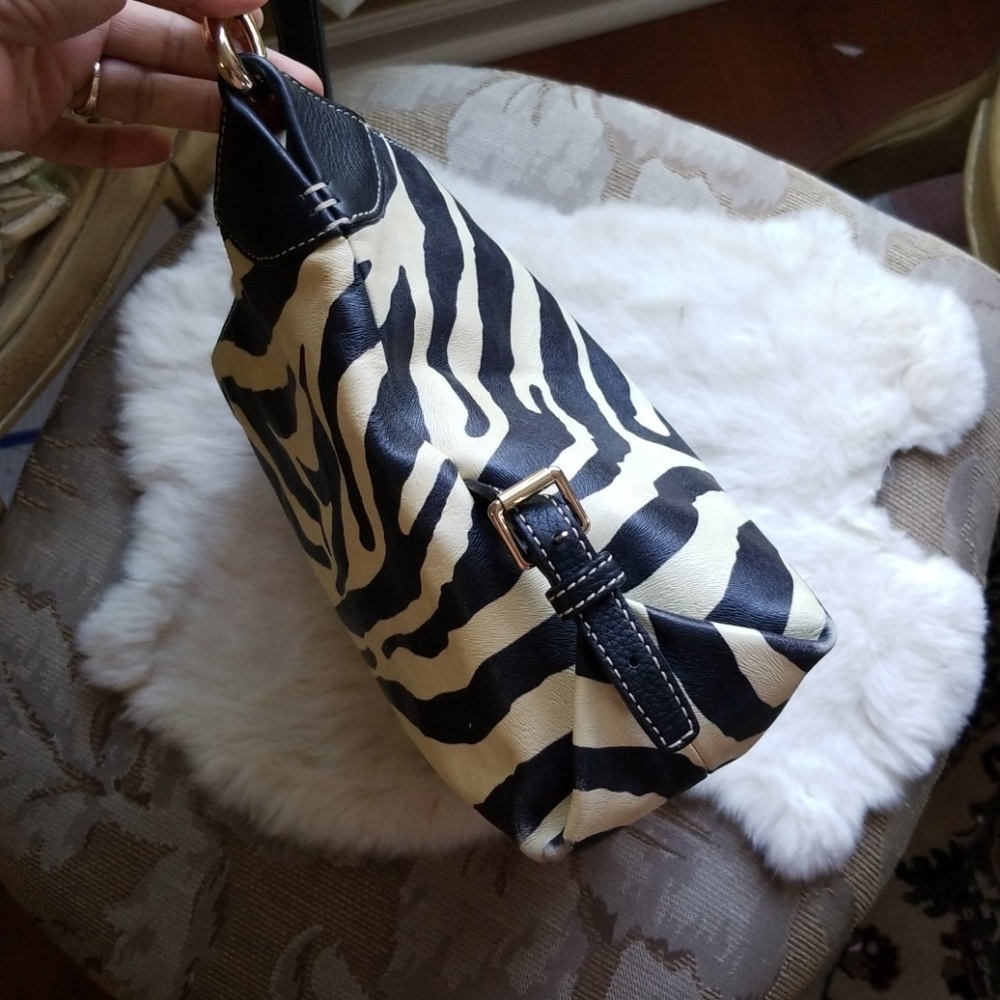👜HP🌹Golden Dooney and Bourke zebra print handbag - Picture 4 of 8